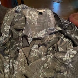 Catherines Gray printed paisley blouse size 4X 30/32W tie v neck
